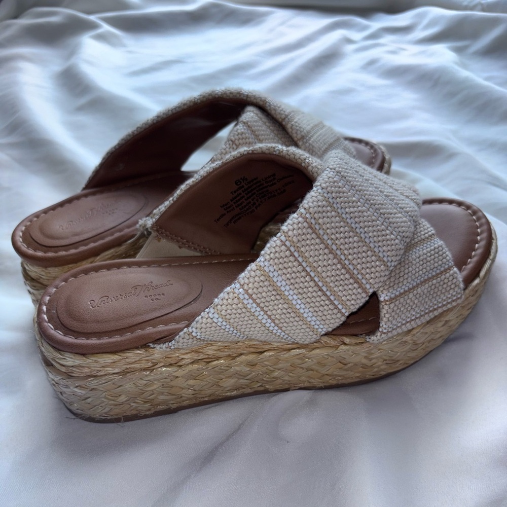Universal Thread Women's Beige Wedge Sandals
